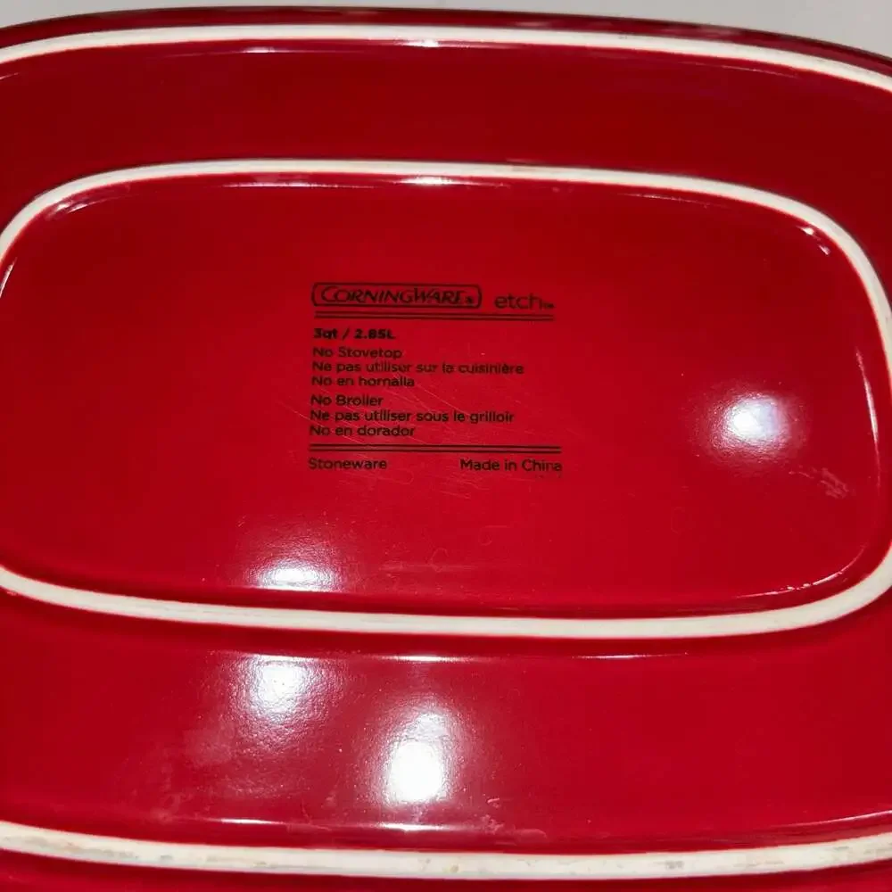 CorningWare Etch Red Stoneware 3qt / 2.85L Rectangular Baking Dish